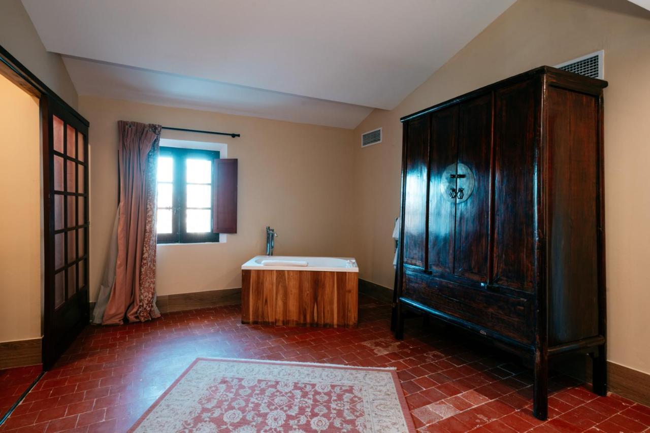 Le Clos Violette Et Le 11 D'Aglae - Hotel De Charme Design De Luxe LʼIsle-sur-la-Sorgue Eksteriør billede