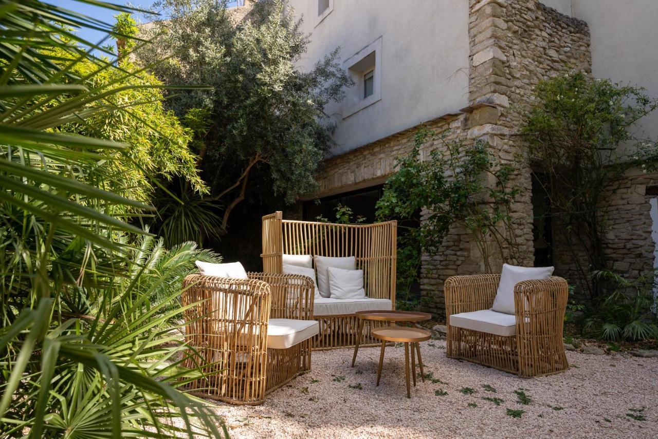Le Clos Violette Et Le 11 D'Aglae - Hotel De Charme Design De Luxe LʼIsle-sur-la-Sorgue Eksteriør billede