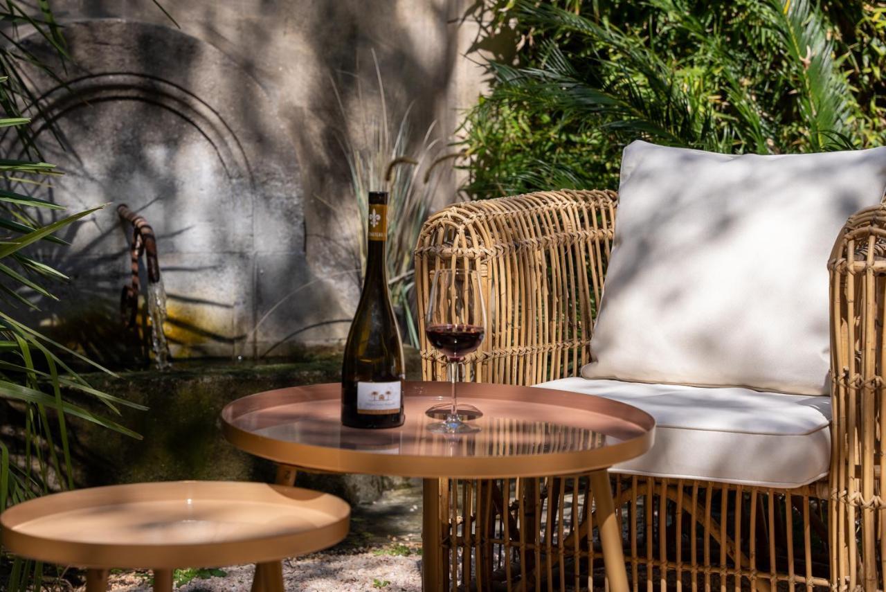 Le Clos Violette Et Le 11 D'Aglae - Hotel De Charme Design De Luxe LʼIsle-sur-la-Sorgue Eksteriør billede