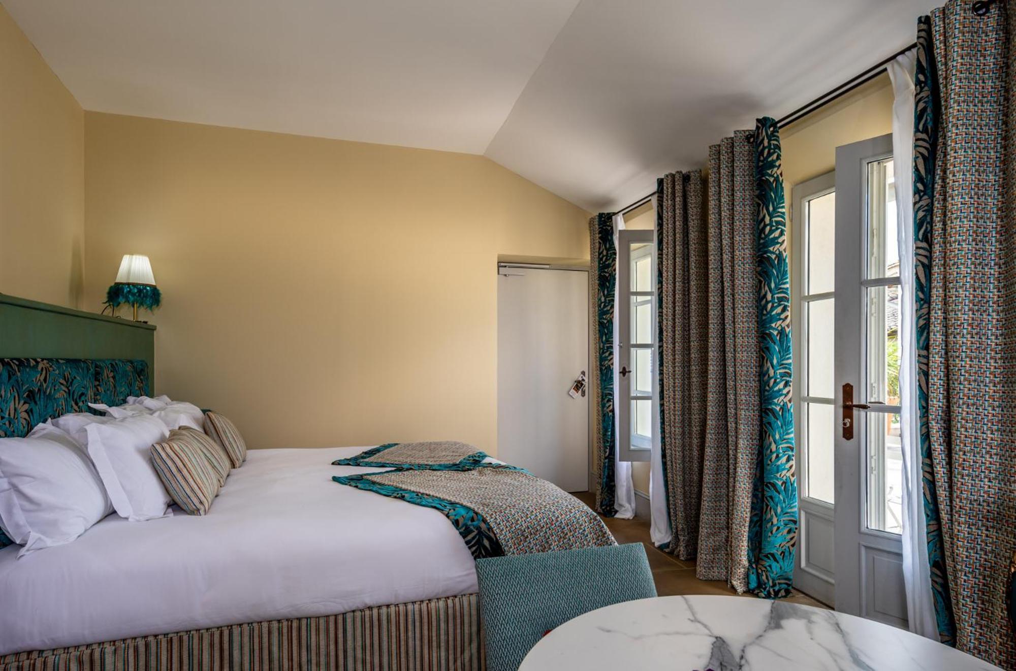 Le Clos Violette Et Le 11 D'Aglae - Hotel De Charme Design De Luxe LʼIsle-sur-la-Sorgue Eksteriør billede