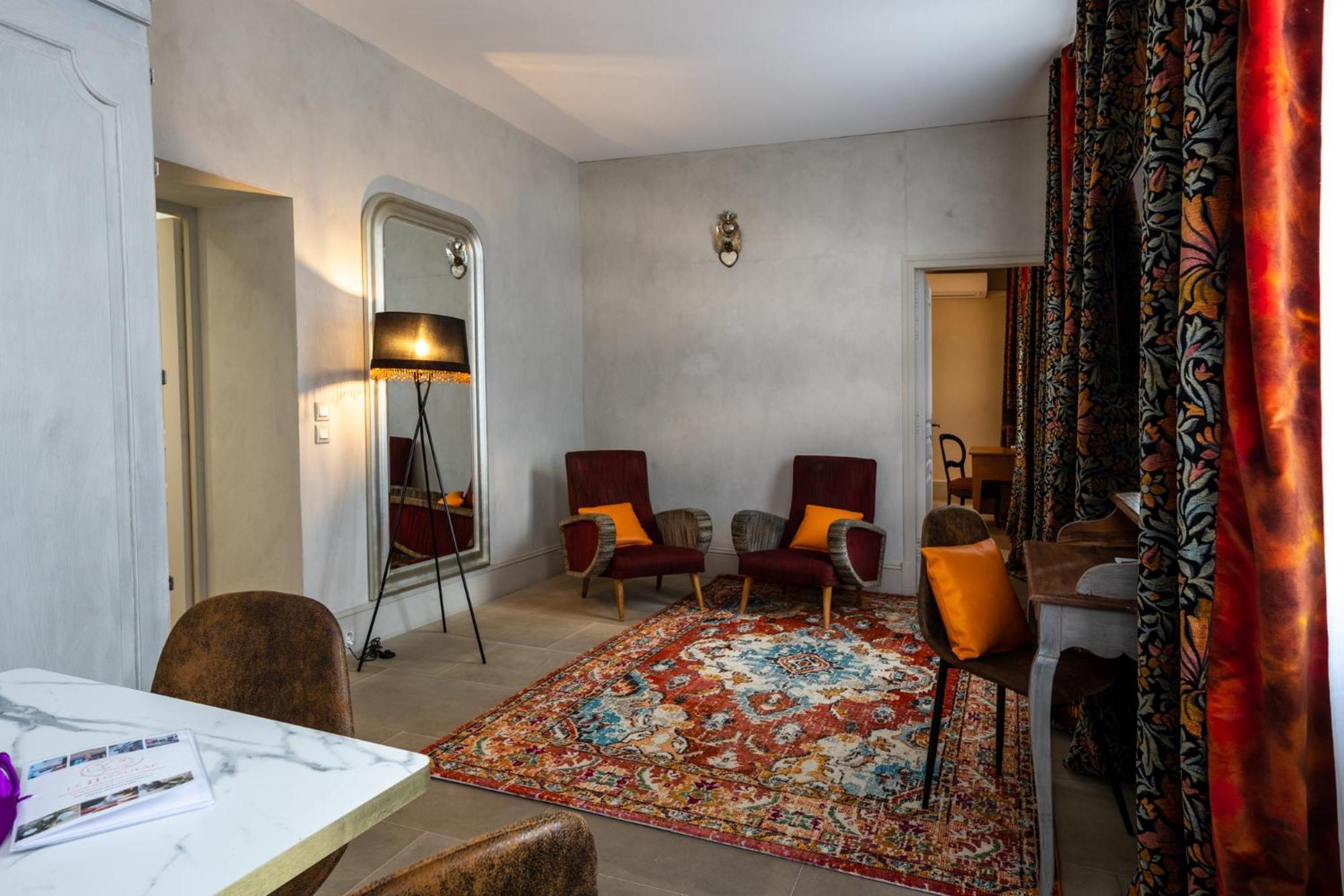 Le Clos Violette Et Le 11 D'Aglae - Hotel De Charme Design De Luxe LʼIsle-sur-la-Sorgue Eksteriør billede