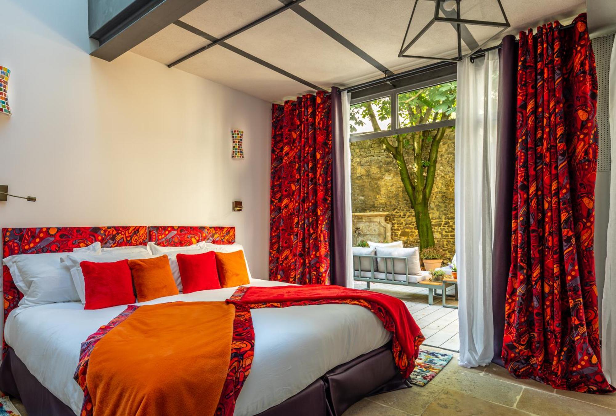 Le Clos Violette Et Le 11 D'Aglae - Hotel De Charme Design De Luxe LʼIsle-sur-la-Sorgue Eksteriør billede